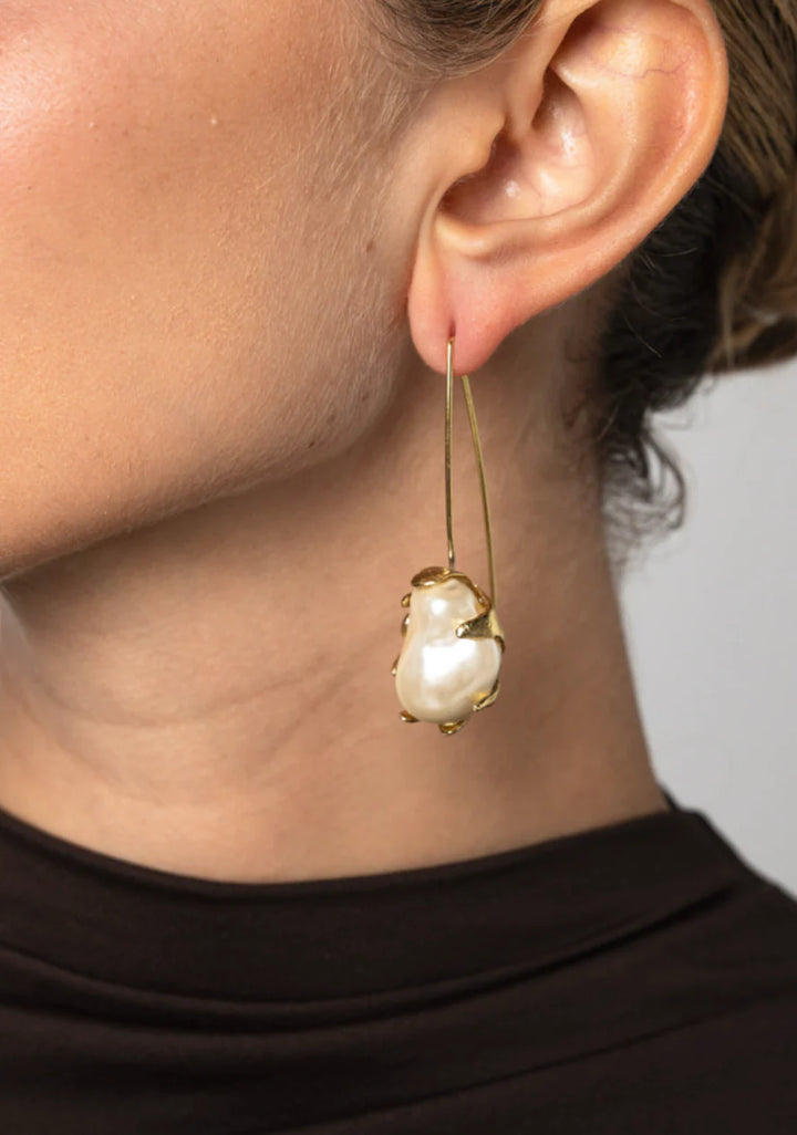 Elara Drop Earrings