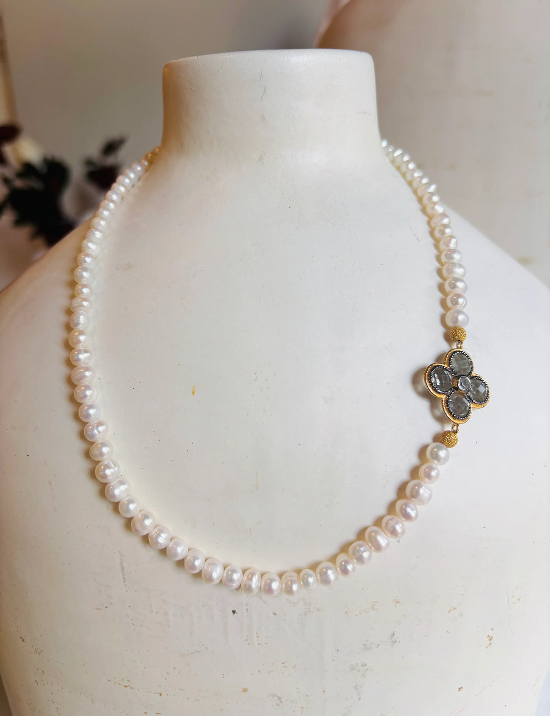 Nova Bloom Pearl Necklace
