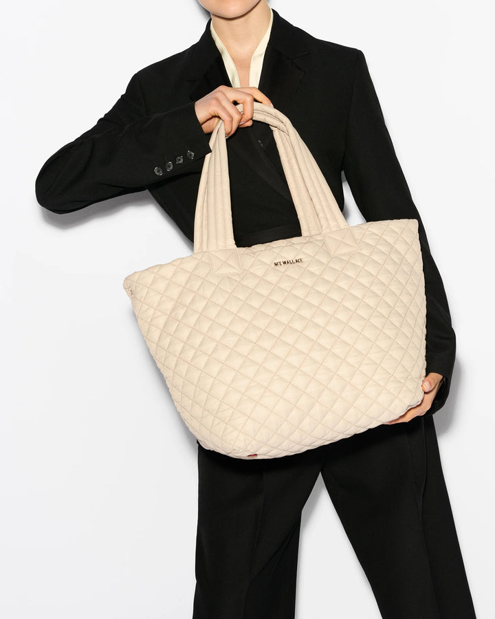 Medium Metro Tote Deluxe