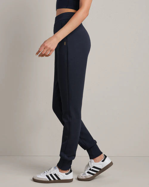 DreamGlow™ Tapered Pant