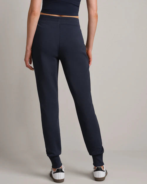 DreamGlow™ Tapered Pant