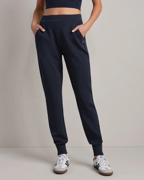 DreamGlow™ Tapered Pant