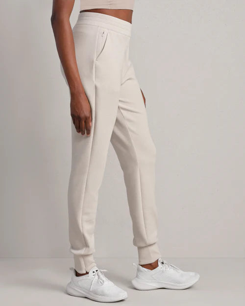 DreamGlow™ Tapered Pant